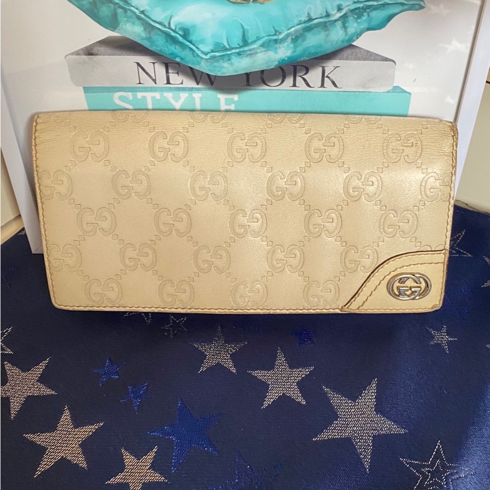 Gucci Cream Wallet Luxury Monogram Design